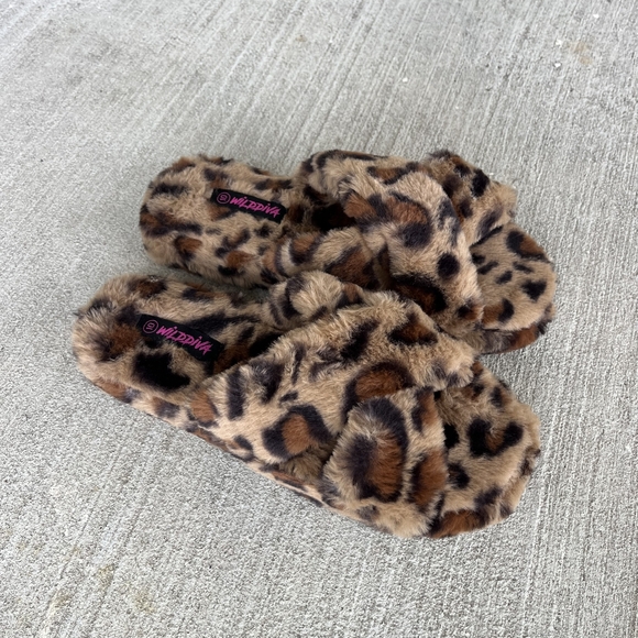 Slippers - Picture 2 of 2